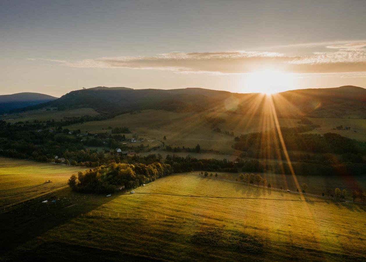 Treehous Sneznik S Wellness Hotell Dolní Morava Eksteriør bilde