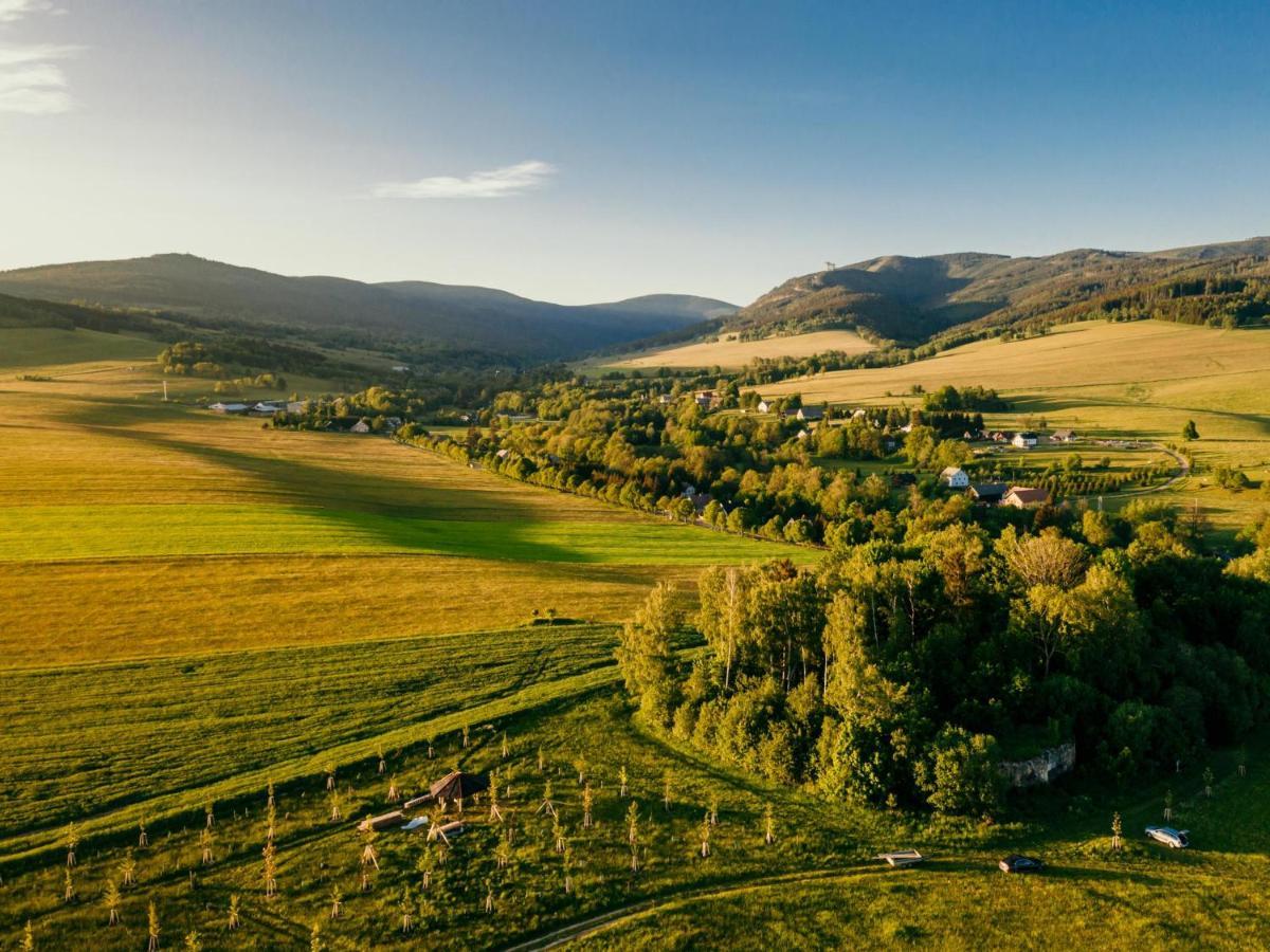 Treehous Sneznik S Wellness Hotell Dolní Morava Eksteriør bilde
